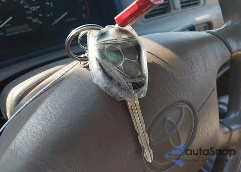 1999 Toyota Camry Le z USA, uszkodzony, nr VIN 4T1BG22K4XU593052